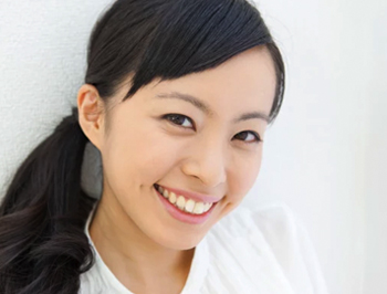 ホワイトニングイメージ女性